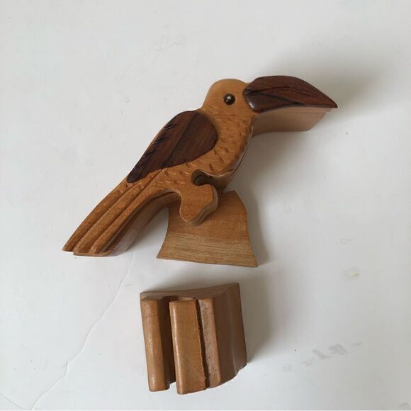 Tucan bird carved wooden puzzle trinket box - Picture 4 of 9